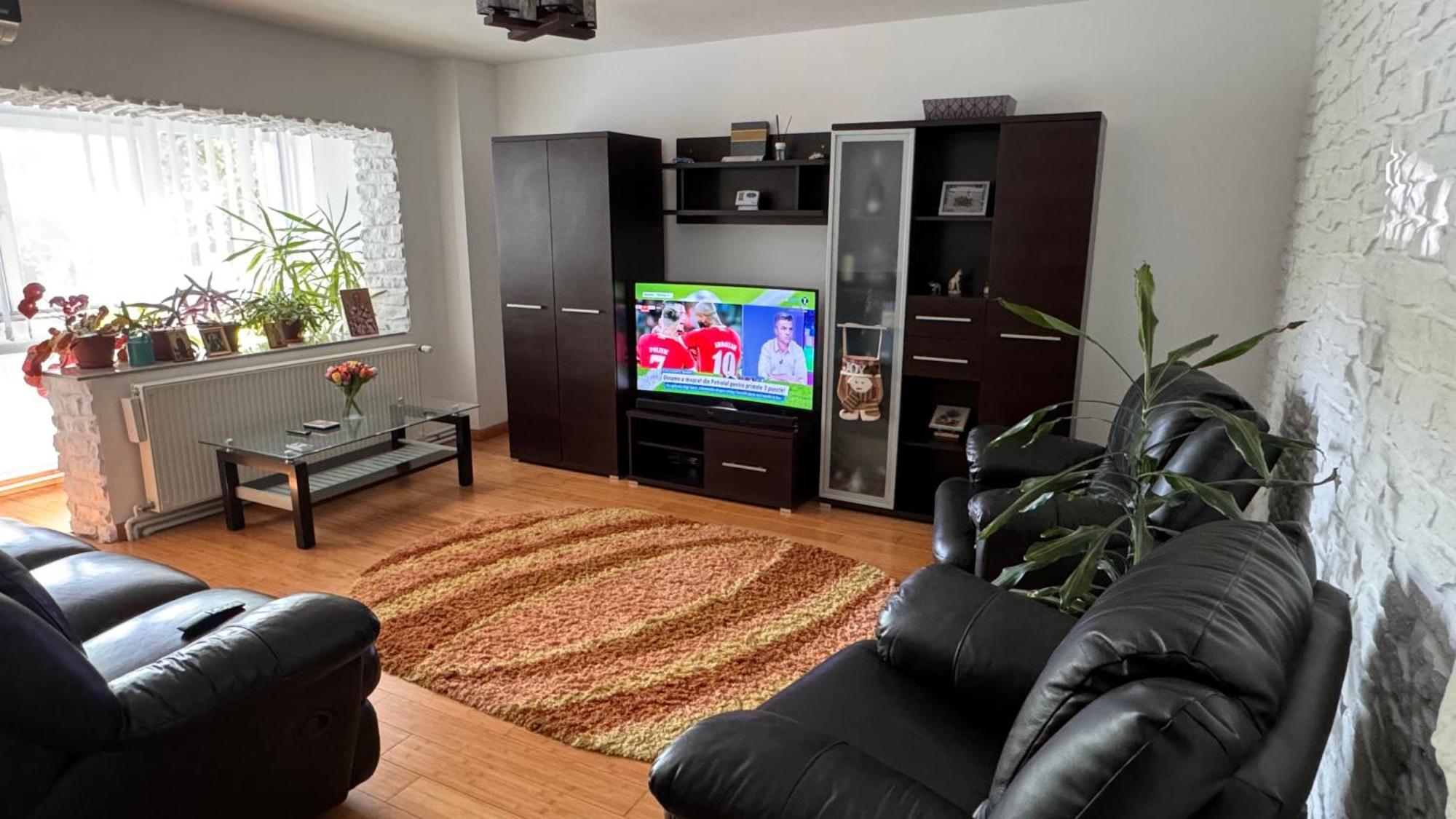 Apartament 3 Camere Отопень Екстер'єр фото