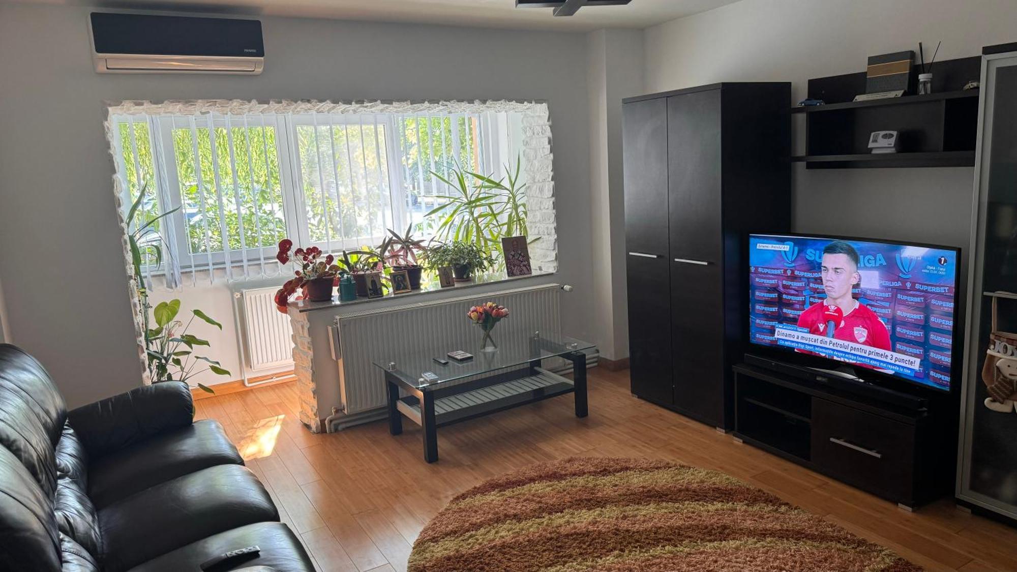 Apartament 3 Camere Отопень Екстер'єр фото